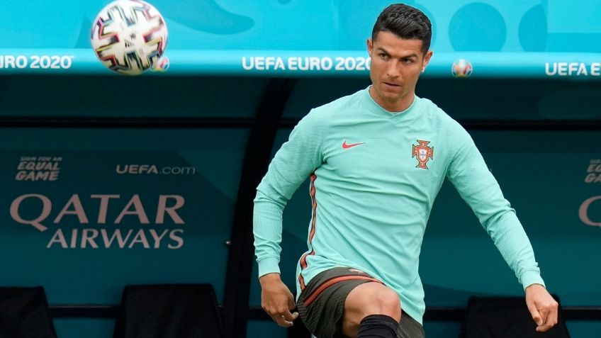 Cristiano Ronaldo declara guerra a Coca Cola con este gesto (VIDEO)