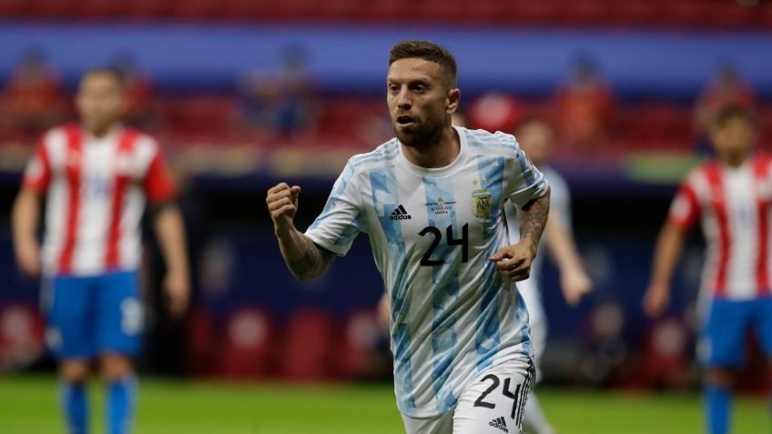 Argentina baila al ritmo del Papu Gómez ante Paraguay y avanza como líder