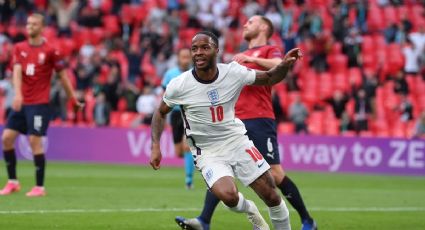 Sterling apaga a República Checa y lleva a Inglaterra a la siguiente fase