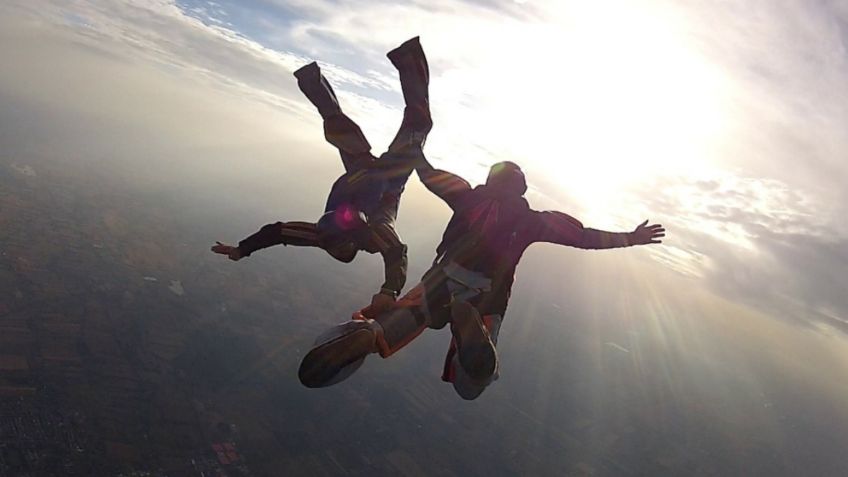 Fallecen dos paracaídistas en Australia al caer de avión previo a su salto