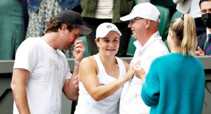 Ashleigh Barty emula festejo de leyenda del tenis tras ganar Wimbledon (VIDEO)