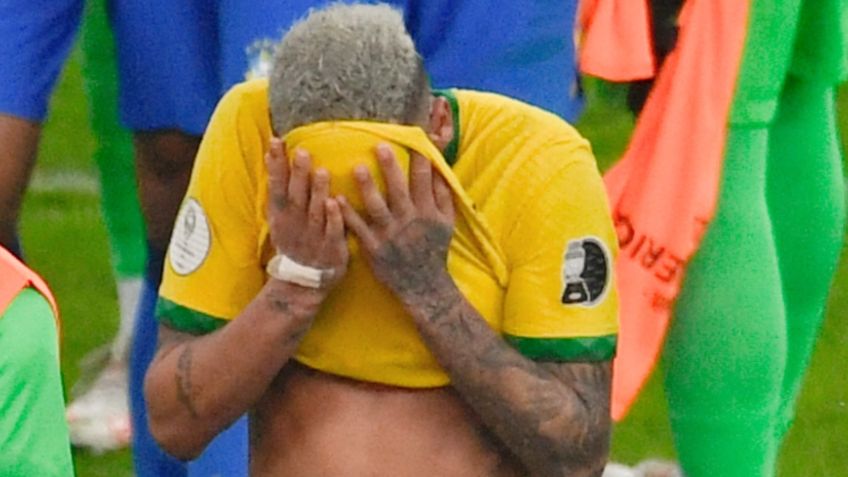 El llanto de Neymar y su abrazo con Messi tras perder la Copa América (VIDEO)