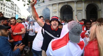 Hooligans se apoderan de Wembley y agreden a aficionados de Italia (VIDEO)