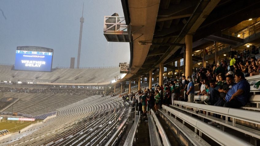 Copa Oro: Impresionante tormenta eléctrica retrasa el México vs Guatemala