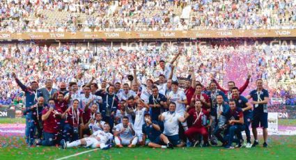 ¡Campeón de Campeones! Cruz Azul celebra otra vuelta olímpica ante León