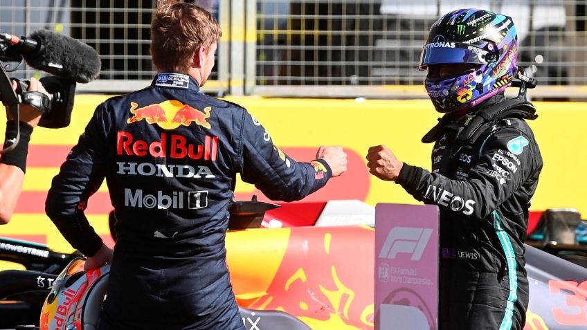 Hamilton recibe insultos racistas; Red Bull lanza mensaje en defensa del británico