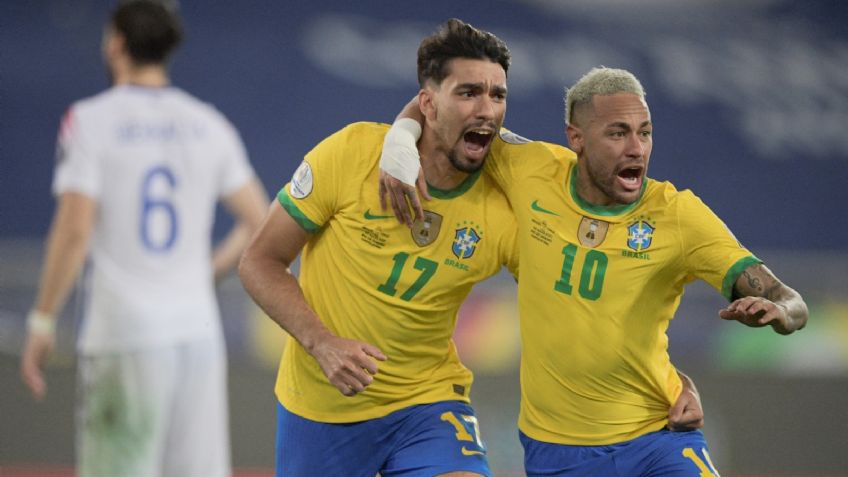 Brasil sufre, pero avanza a semifinales y deja en el camino a Chile en Copa América