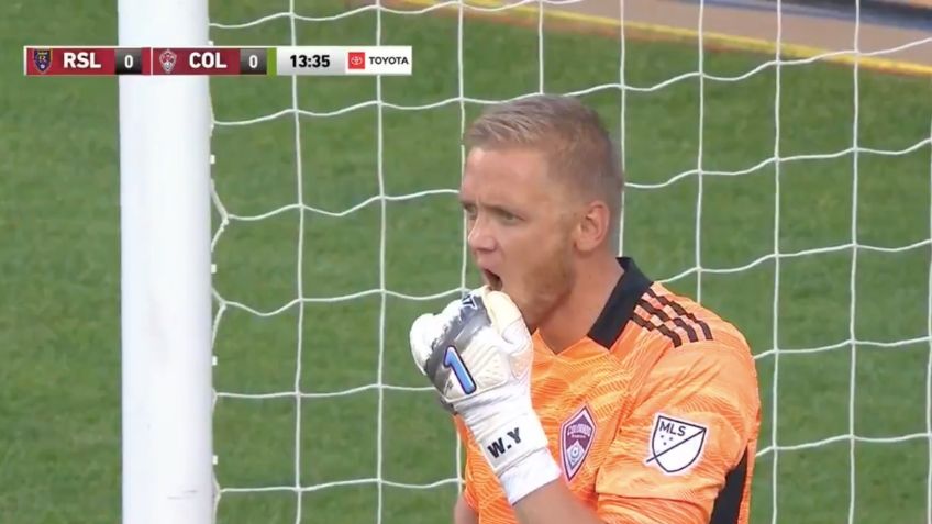 ¡El oso del mes! William Yarbrough comete insólito autogol en la MLS (VIDEO)