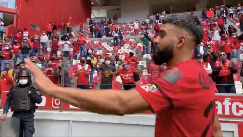 Toluca vs Tigres: Sacan a aficionados del Estadio Nemesio Díez por grito homofóbico