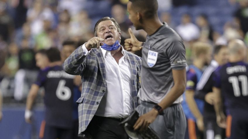 Miguel Herrera estalla y encara a aficionado de Seattle Sounders (VIDEO)