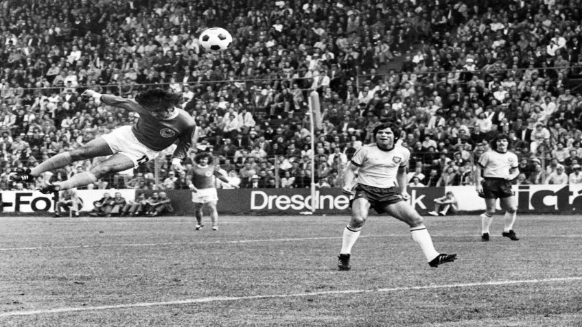 Murió Gerd Müller: Así jugaba El Torpedo, goleador histórico de los años 70 (VIDEO)