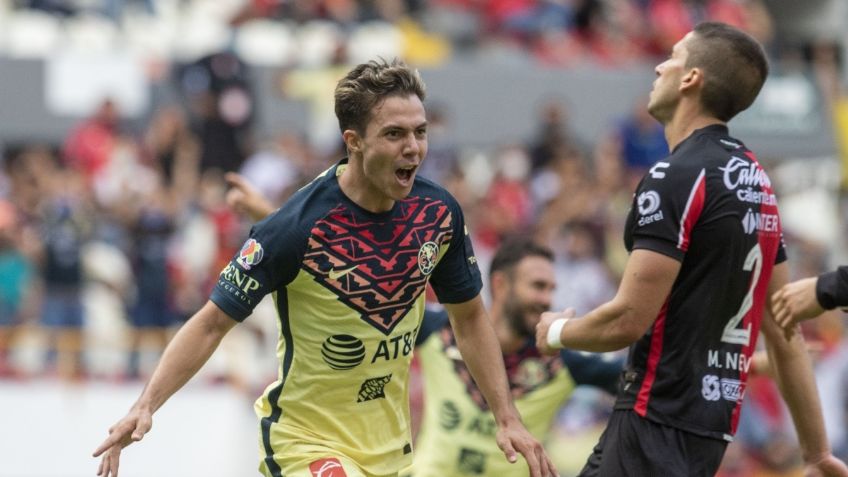 Córdova inspira hazaña del América con 10 hombres y llega al liderato ante Atlas