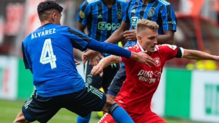 Árbitros señalan a Edson Álvarez de "agresivo" tras golpear a rival con el Ajax