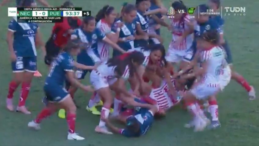 Liga MX Femenil: Golpes y batalla campal en el Necaxa vs Puebla (VIDEO)