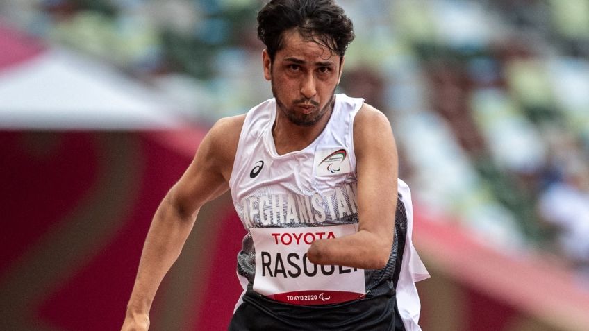 Atleta paralímpico afgano escapa de talibanes en avión y recibe honores en Tokio
