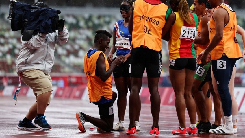 ¡Conmovedor! Guía pide matrimonio a atleta paralímpica al terminar prueba (VIDEO)