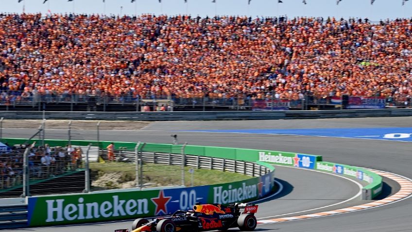 Max Verstappen se corona en el GP de Países Bajos; Checo Pérez frena racha sin puntos