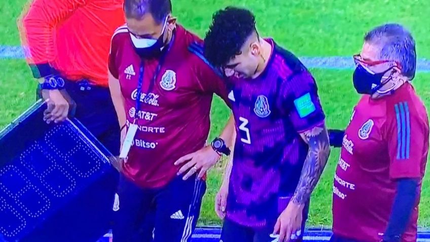 ¿Grave? Jorge Sánchez usa rodillera mecánica tras lesión ante Jamaica