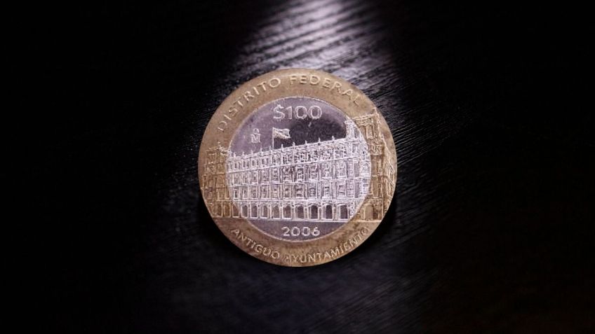 Entregan hasta 30 mil pesos a quien tenga la moneda de 100 pesos del DF