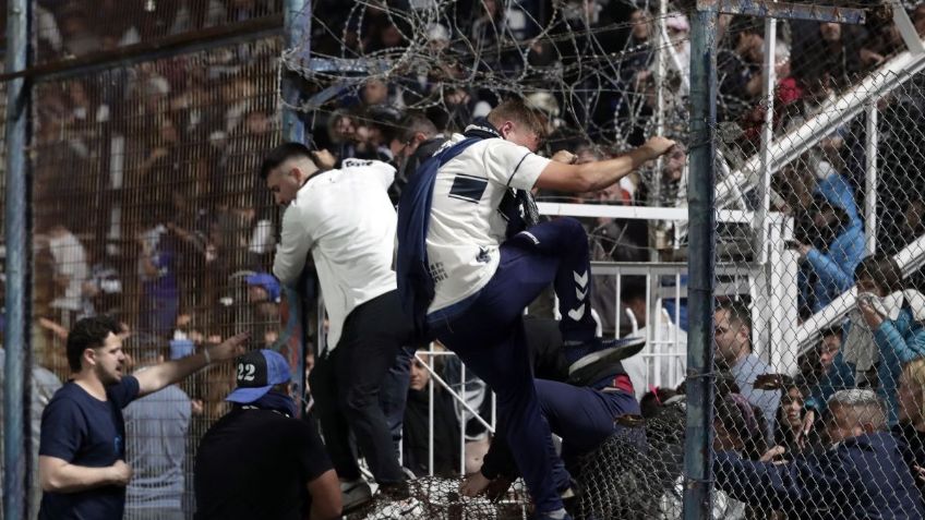 Tragedia en Argentina: Suspenden el Gimnasia vs Boca Juniors por violencia; hay un muerto