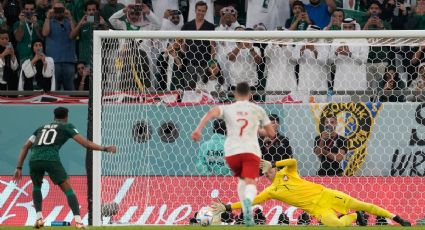 Portero de Polonia hace un Memo Ochoa y para penal contra Arabia Saudita (VIDEO)