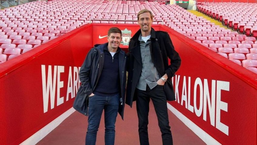 El día que Gerrard se disfrazó de abuelo para engañar a los periodistas (VIDEO)