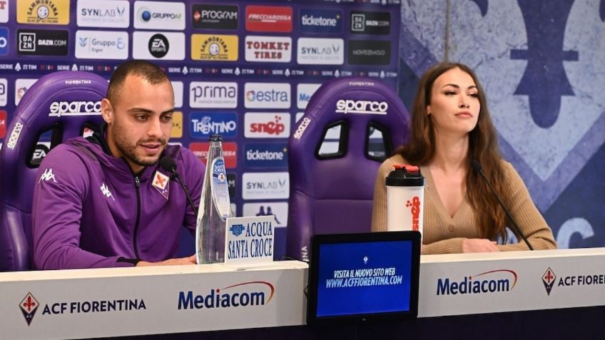 Jugador de la Fiorentina se viraliza por gesto acosador a jefa de prensa (VIDEO)
