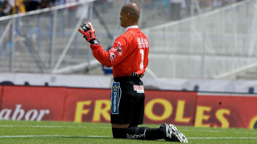 Zapatos de futbol Manríquez, tradición en Liga MX de la cabeza a los pies