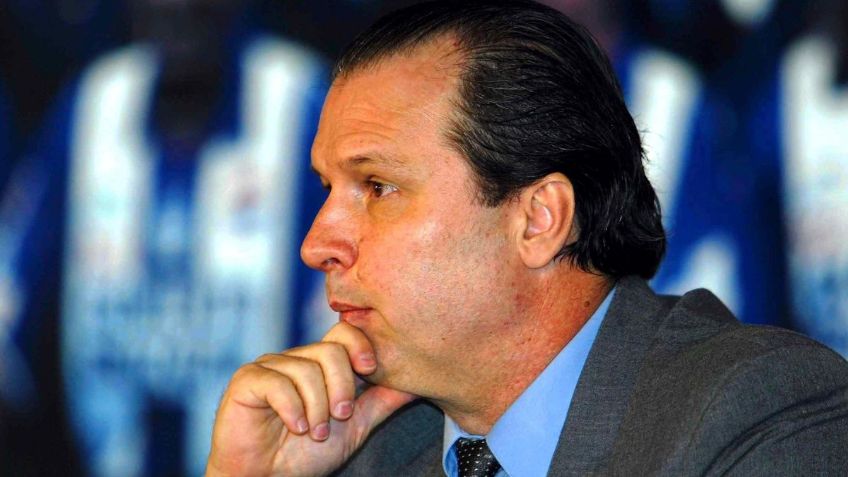 Así lucía Roberto Gómez Junco hace 28 años vendiendo periódicos en la calle | FOTO