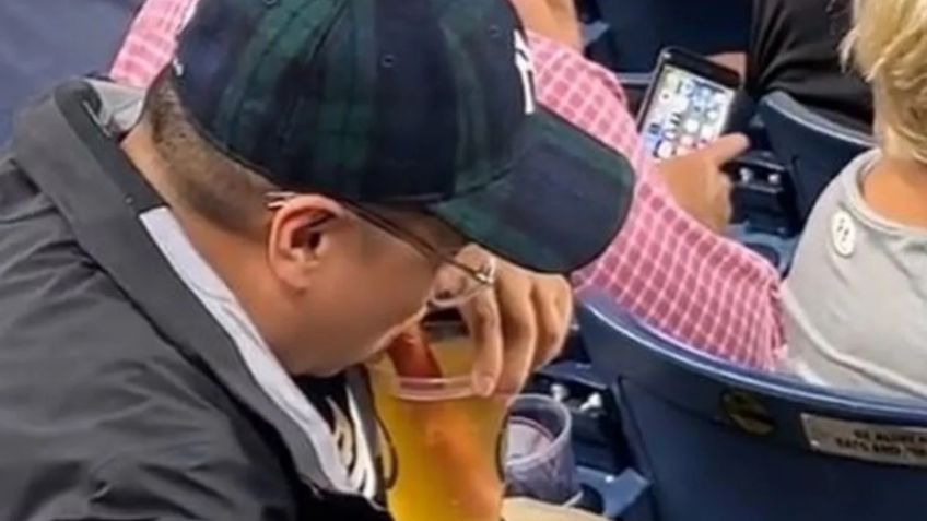 VIDEO VIRAL: Aficionado de Yankees toma cerveza con una salchicha como popote