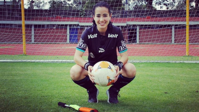 5 fotos de Katia Itzel, la árbitra que rompe barreras de género en Liga MX