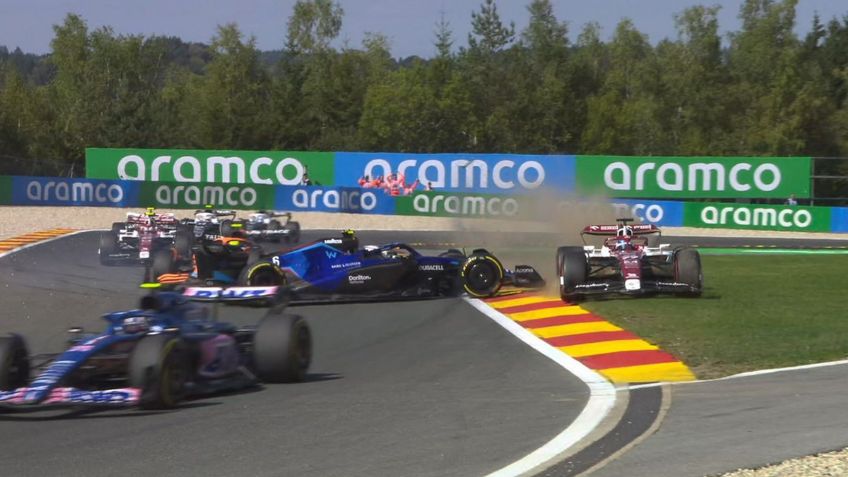 Choque doble en arranque del GP de Bélgica: adiós Hamilton y Bottas (VIDEO)