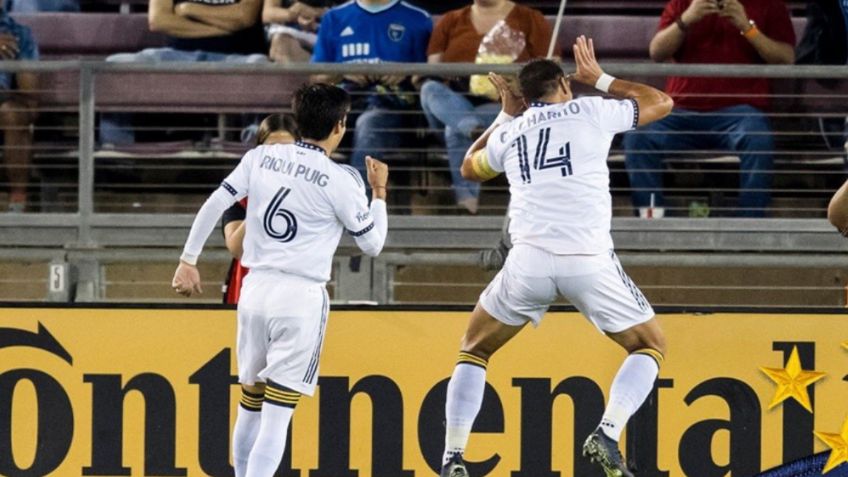 VIDEO VIRAL: ¿Chicharito manda mensaje a Tata Martino con peculiar FESTEJO?