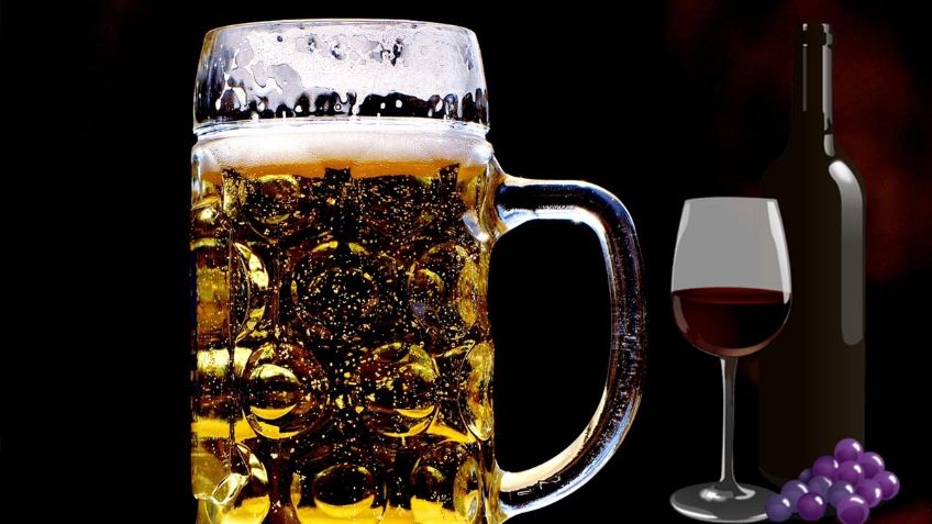 ¿Qué bebida tiene más calorías, la cerveza o el vino?