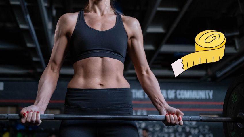 ¿Quieres un abdomen de acero? Checa este ejercicio de pie que te ayudará a reducir la cintura