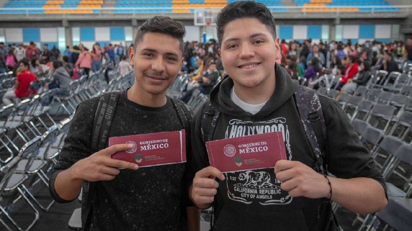 Beca Benito Juárez | ¿Quiénes recibirán el PAGO de 15 mil pesos y por qué?