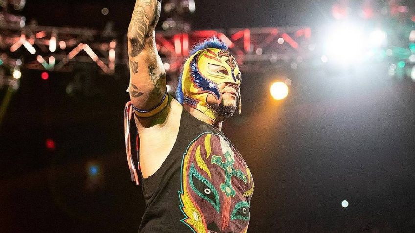 WWE RAW: La sorpresiva razón por la que Rey Mysterio no firmó autógrafos a sus fans (VIDEO)