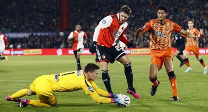 ¡Nada lo detiene! Santi Giménez vuelve de lesión y anota GOLAZO al Volendam (VIDEO)