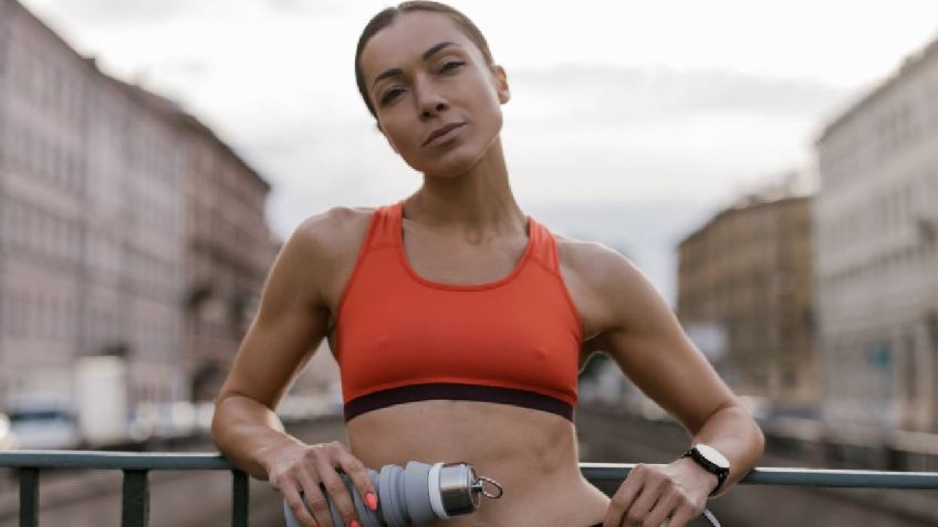 ¿Cuál es el SECRETO natural para amanecer con un vientre plano?