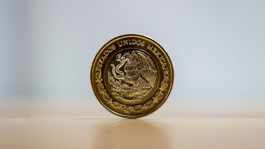 Venden hasta en 500,000 pesos por Internet, esta moneda de 10 pesos con un peculiar ERROR