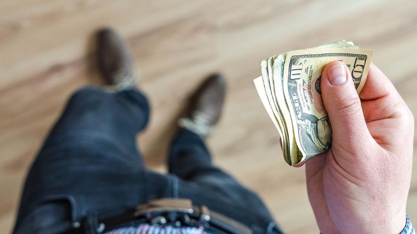 ¿Gana terreno? Así amaneció el peso mexicano frente al dólar HOY lunes 24 de abril | Precio 2023