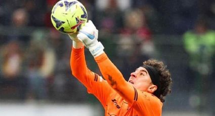 Las atajadas de Guillermo Ochoa que evitan el título de Chucky Lozano y el Napoli (VIDEOS)