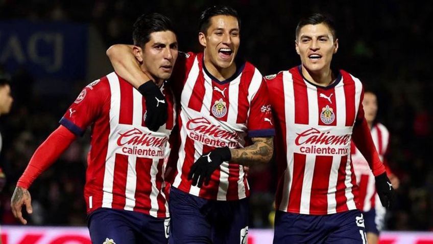 El jugador que suplirá a Carlos Cisneros en Chivas tras quedar fuera OCHO meses