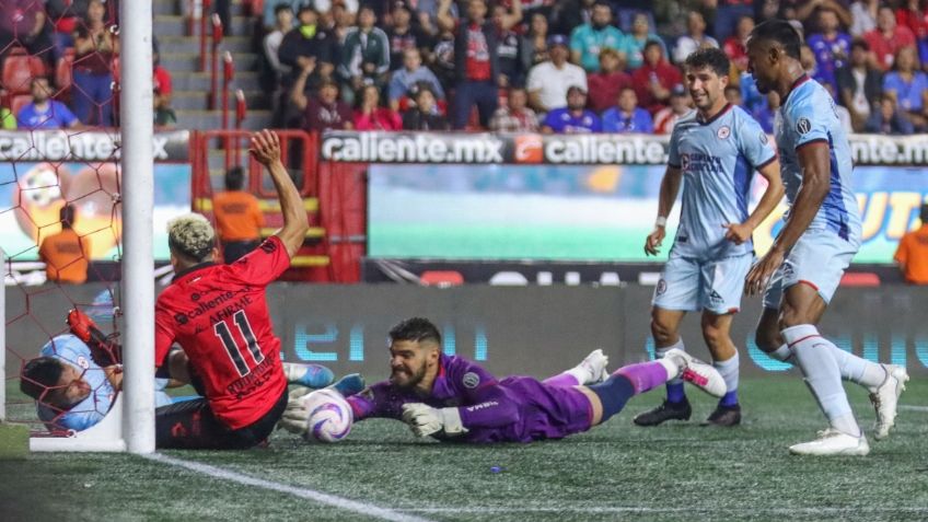 Liga MX: Cruz Azul ganaba, pero Tijuana le saca el triunfo y los MEMES se burlan de La Máquina