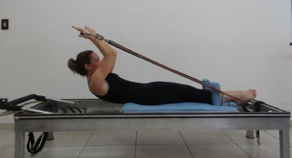 5 ejercicios de pilates para fortalecer tus brazos y eliminar las alas de murciélago