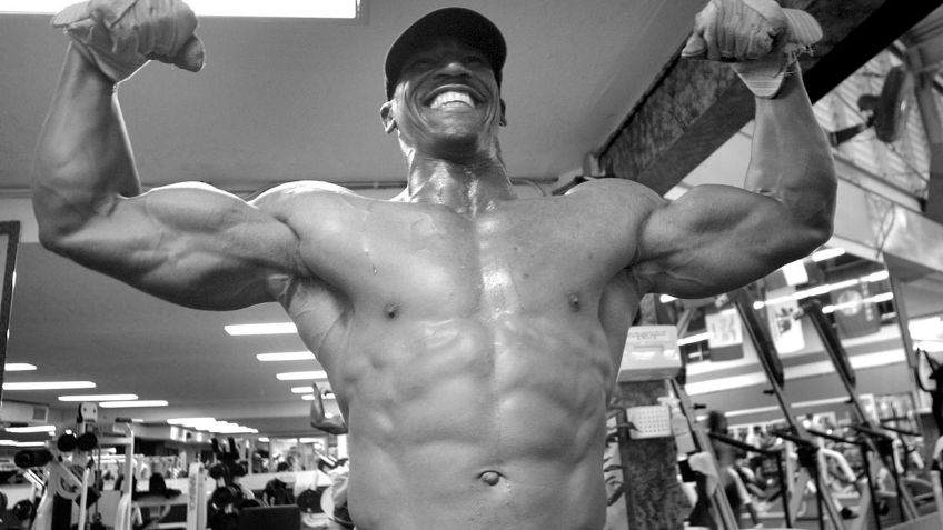 Este es el ejercicio súper efectivo para hacer crecer tus bíceps de manera natural