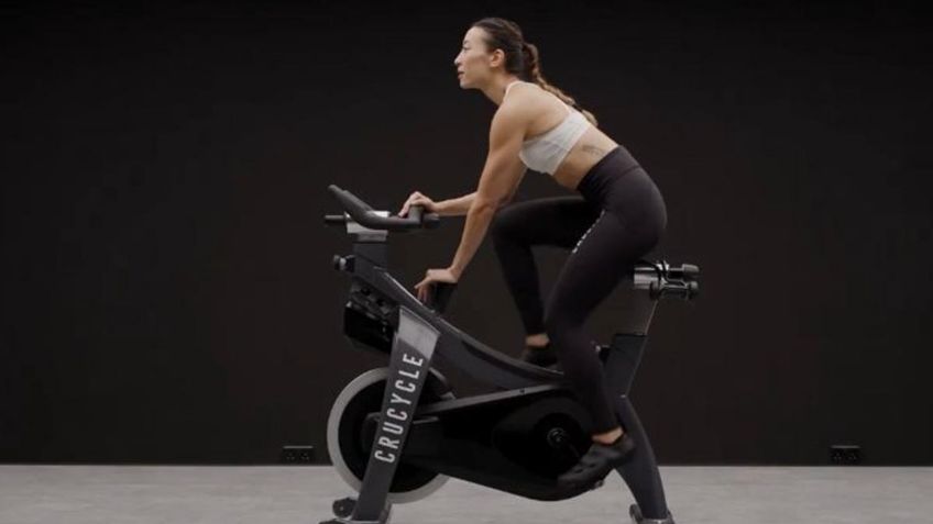 Bici elíptica vs bici estática: cuál es mejor para quemar calorías