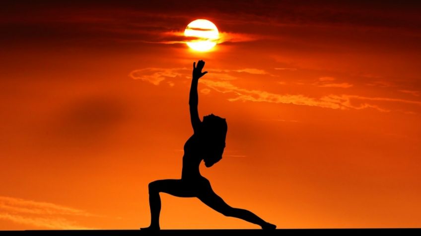 ¿Qué es el Ashtanga Yoga y cómo ayuda a manejar las emociones? | Posturas