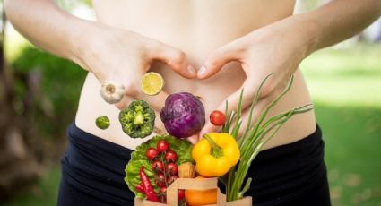 ¿Qué debo comer para reducir la inflamación del abdomen?