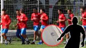 Foto ilustrativa de la nota titulada: Revelan nombre del jugador de Chivas que lanzó un explosivo a la prensa